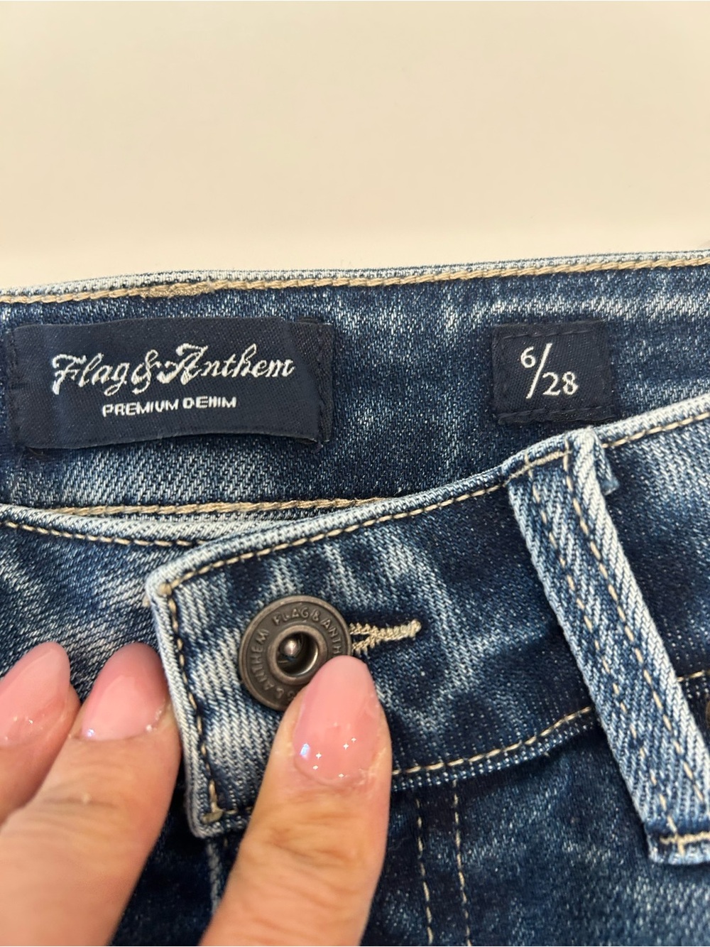 New Flag & Anthem Mid Rise Cuffed Denim Shorts Stretch Blue Jean Shorts 6 / 28 - Picture 4 of 6